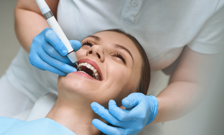 How to Maintain Healthy Teeth Between Dental Visits?