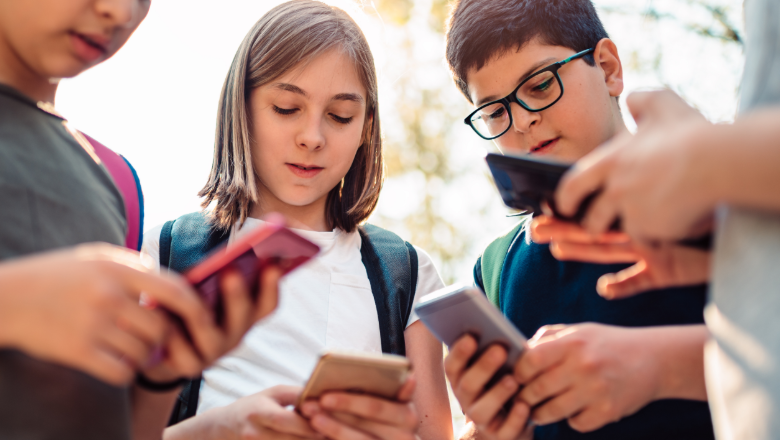 When Is the Right Age to Give Your Child a Phone?