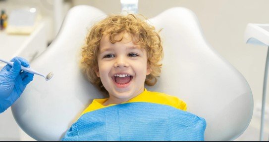 How a Dentist for Kids Encourages Strong Oral Habits Early